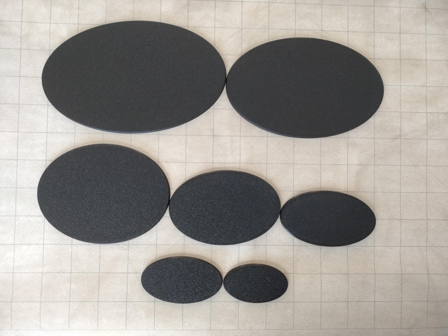 Oval bases for miniatures 60x35mm to 170x105mm for tabletop wargames and RPGs | 3D Printed