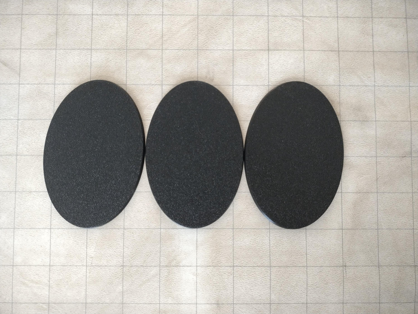 Oval bases for miniatures 60x35mm to 170x105mm for tabletop wargames and RPGs | 3D Printed