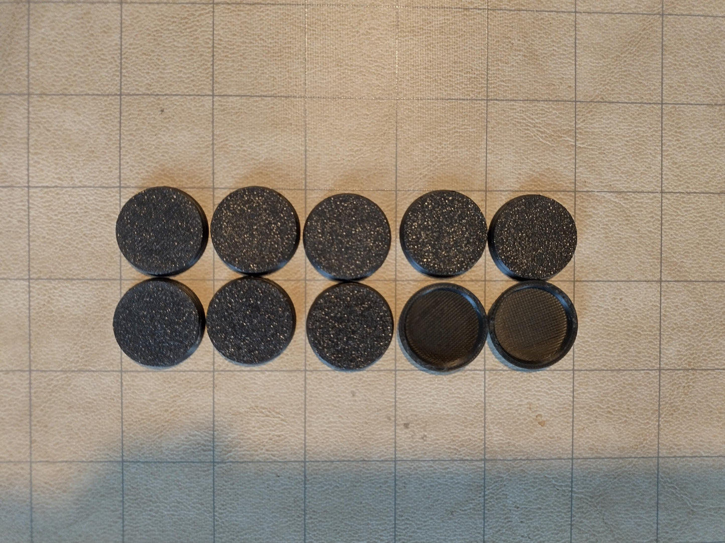 Round bases 25mm to 160mm for wargame and RPG miniatures