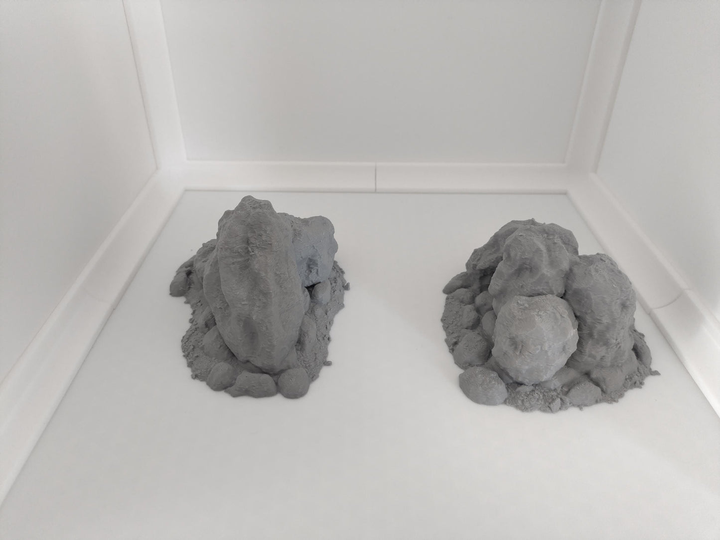 Rock formations wargaming terrain pack with 3 pieces for 28mm scale. 3D printed