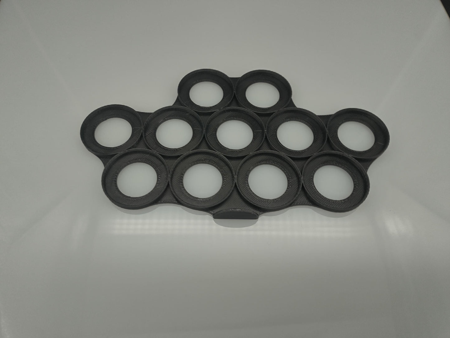 Movement tray for 28mm round bases with 11 slots for tabletop games
