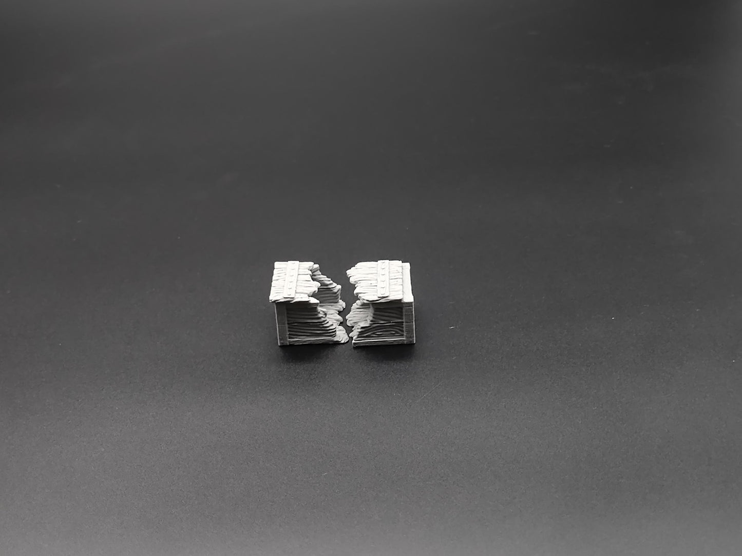 Broken miniature crates / boxes with ruined lids for miniature games  | 3D printed 28mm scale terrain