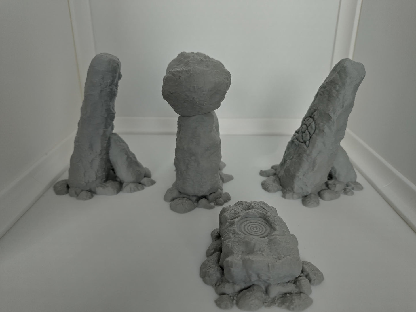 Menhirs, dolmen and altar | Druidic stone 28mm terrain for fantasy wargaming and rpgs