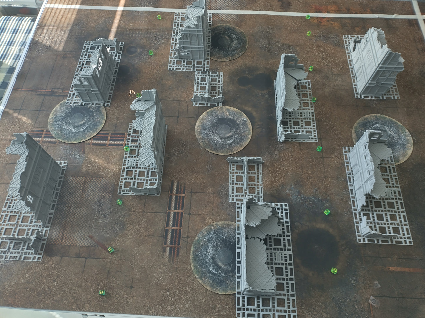Imperial Gothic Ruins - Foldable modular Sci-Fi terrain for tournament and narrative layouts