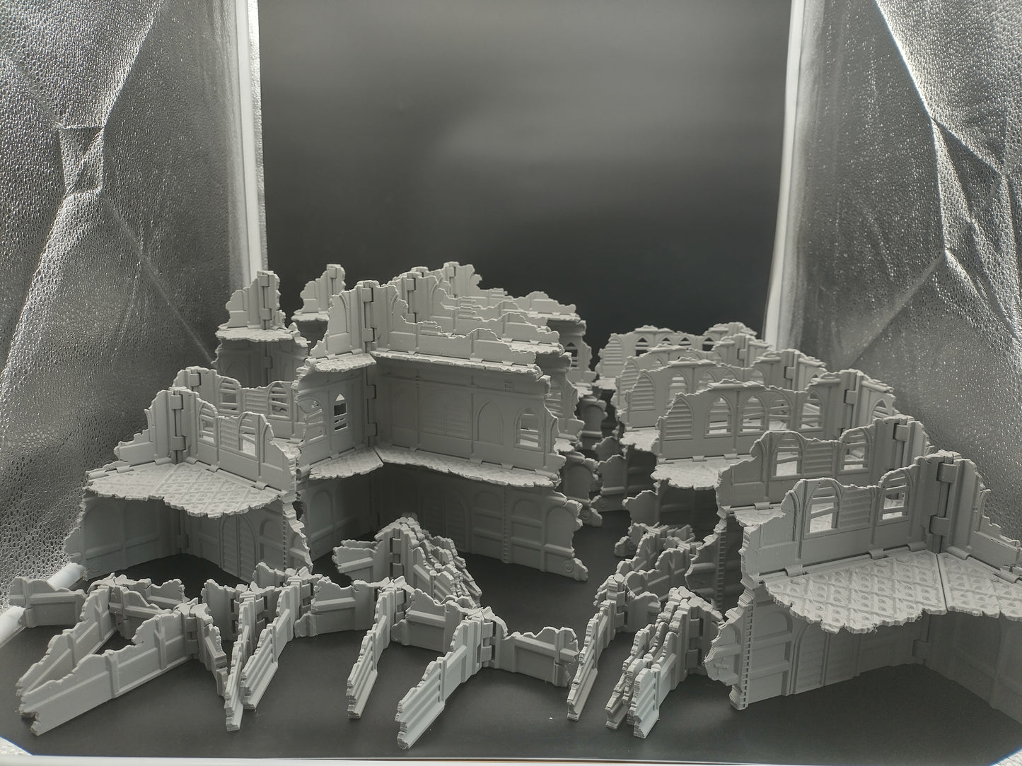 Imperial Gothic Ruins - Foldable modular Sci-Fi terrain for tournament and narrative layouts