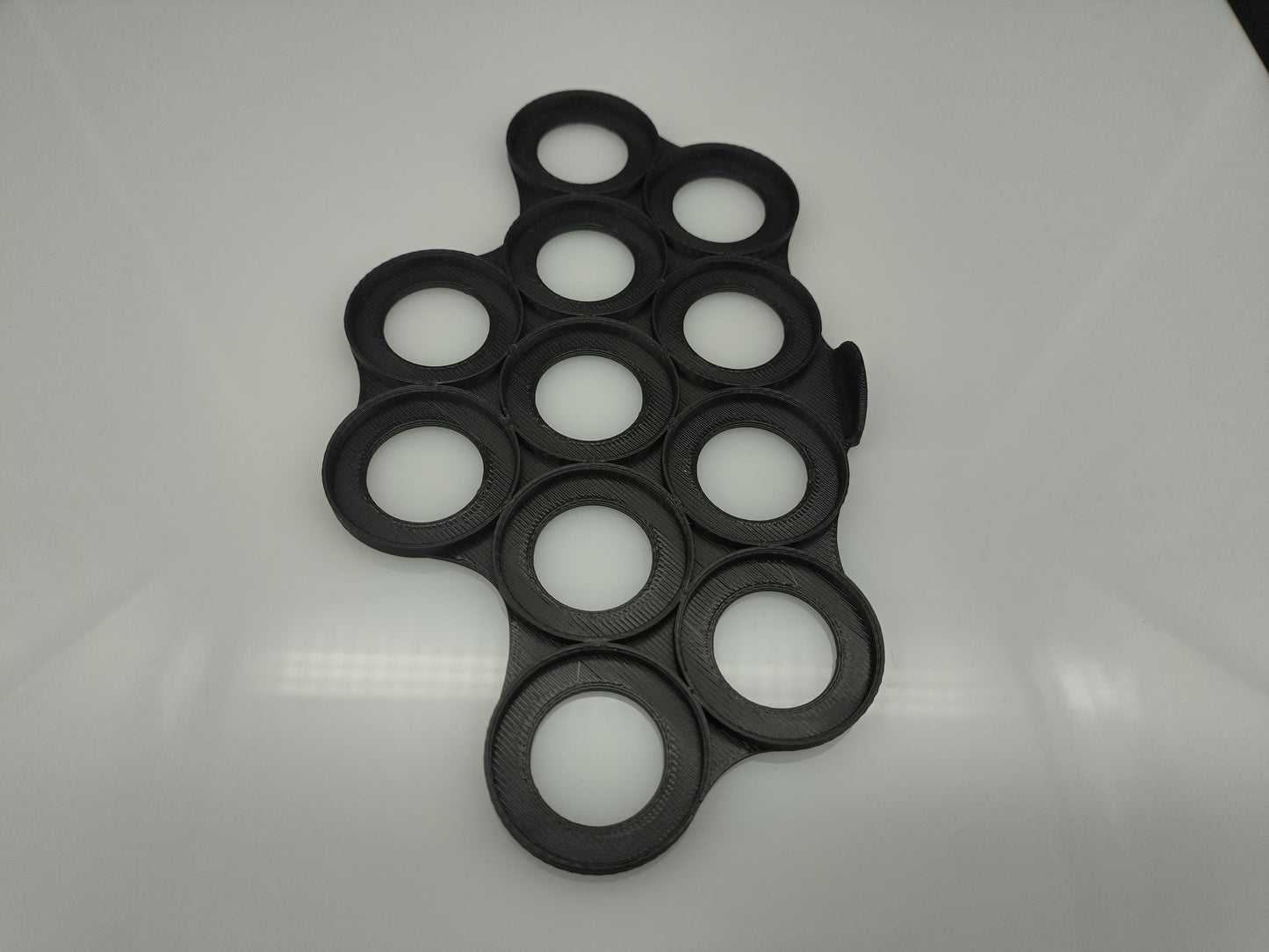 Movement tray for 28mm round bases with 11 slots for tabletop games