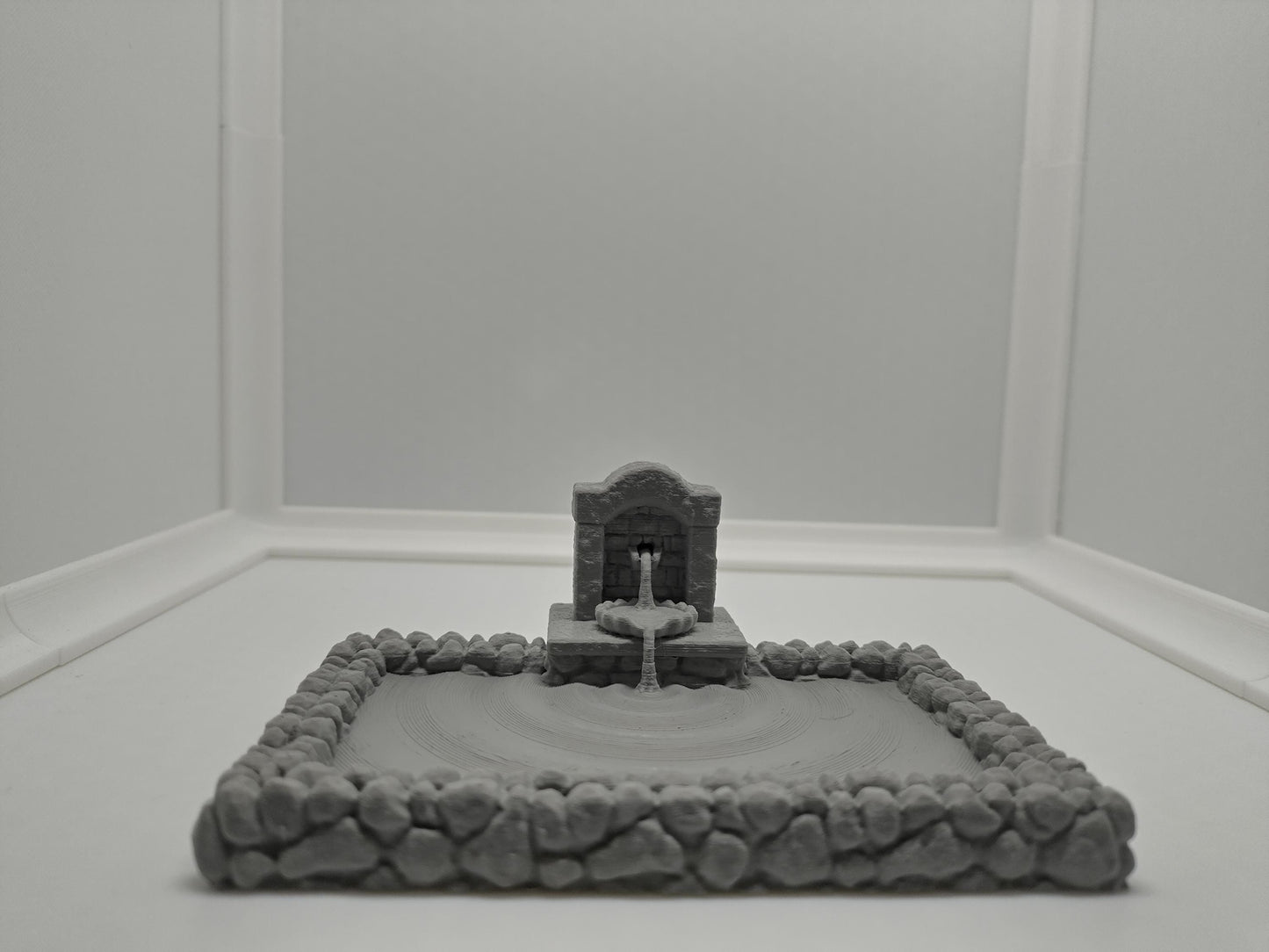 Miniature fountain for 28mm scale wargames & RPGs