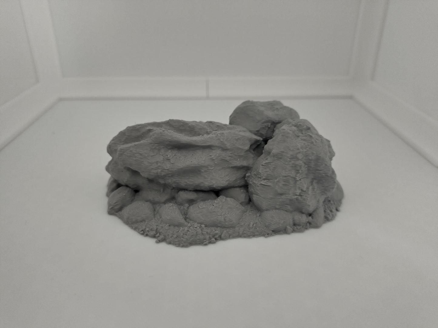 Rock formations wargaming terrain pack with 3 pieces for 28mm scale. 3D printed