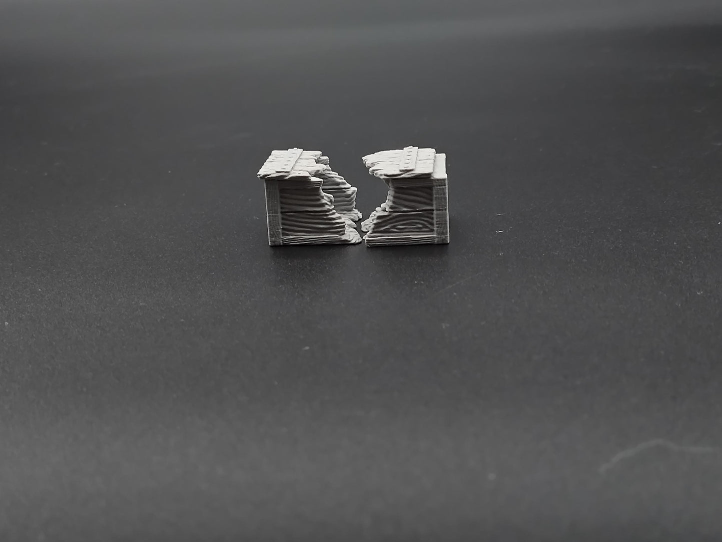Broken miniature crates / boxes with ruined lids for miniature games  | 3D printed 28mm scale terrain