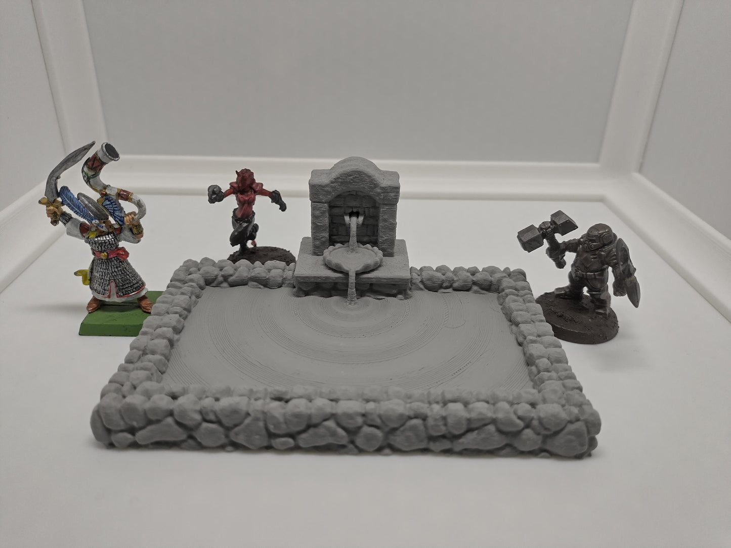 Miniature fountain for 28mm scale wargames & RPGs