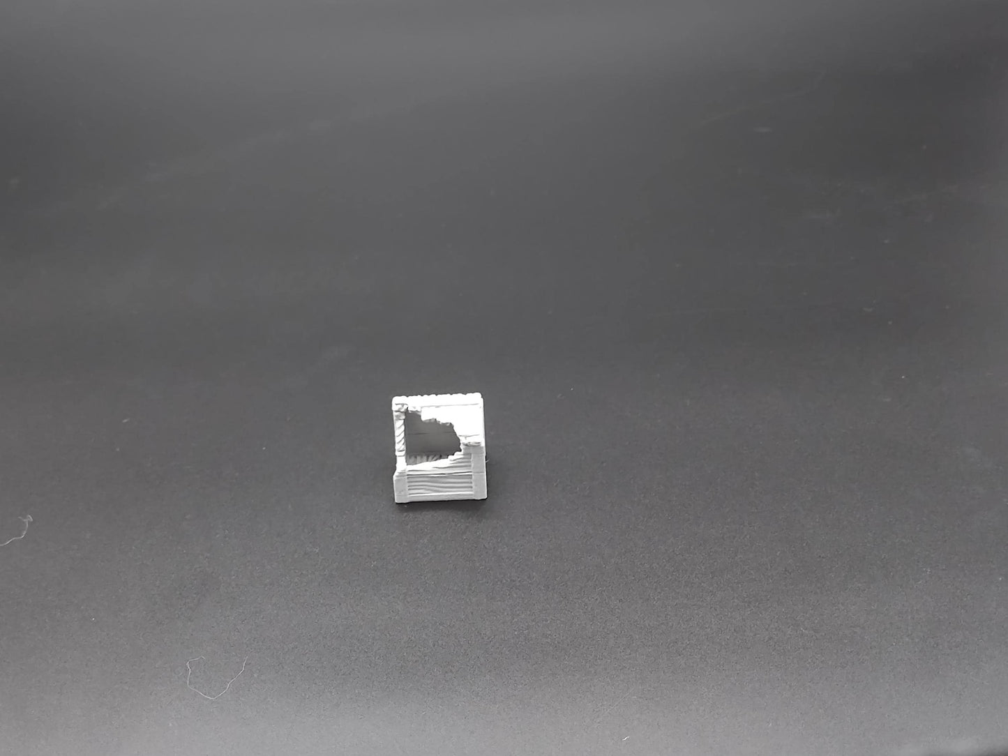 Broken miniature crates / boxes with ruined lids for miniature games  | 3D printed 28mm scale terrain