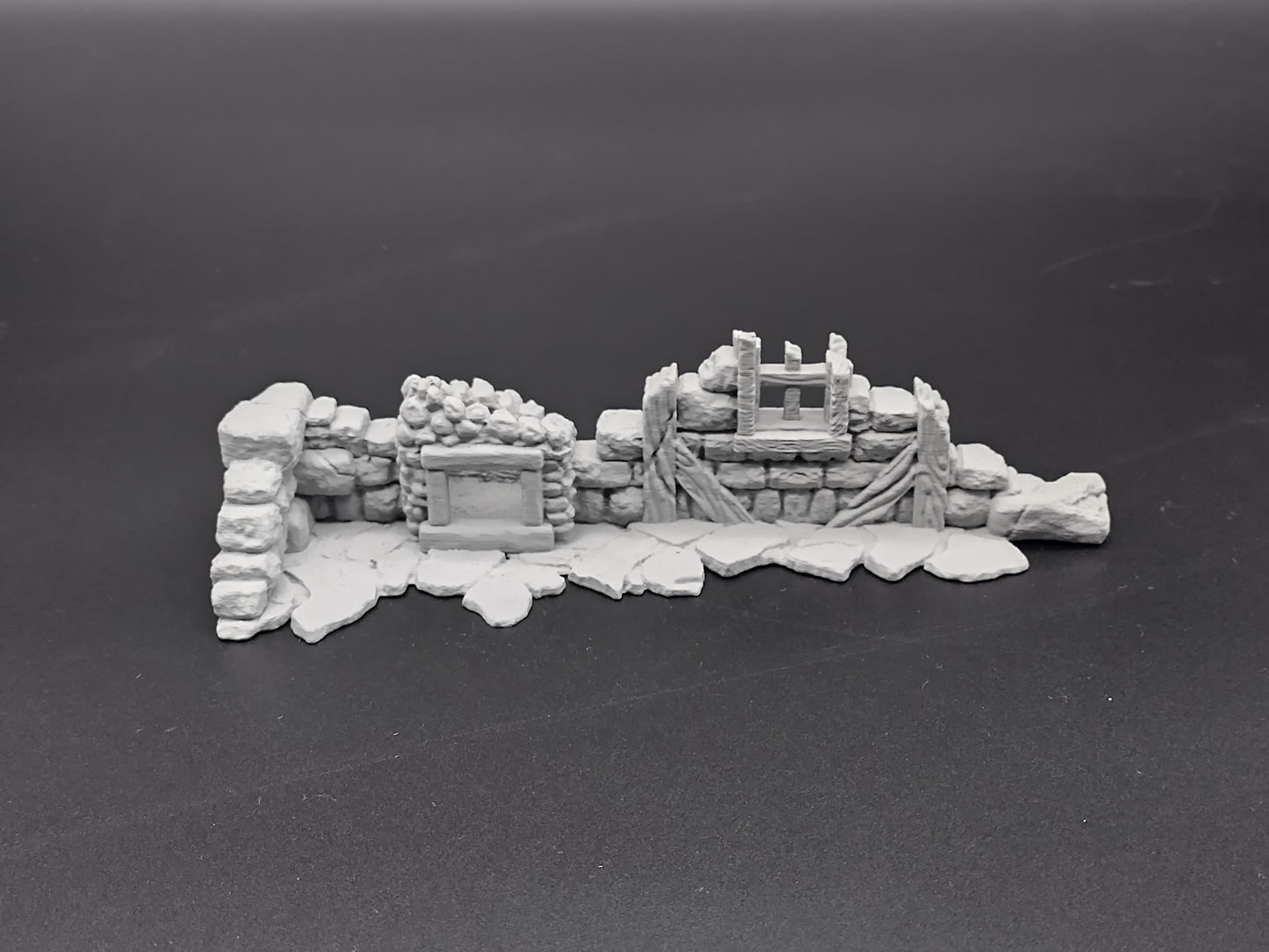 Ruined wall of a house for miniature games 3D printed | 28mm | scatter terrain